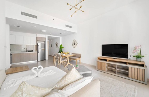 Dubai Apartment | FIRST CLASS | 1BR | Urban Chic Oasis