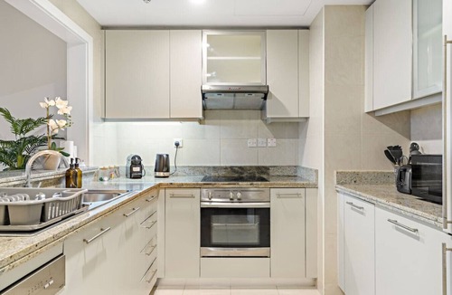 Downtown Dubai Apartment | FIRST CLASS | 1BR | Burj Khalifa View | Near Metro