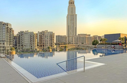 Dubai Apartment | FIRST CLASS 1BR Creek Escape & Modern Elegance
