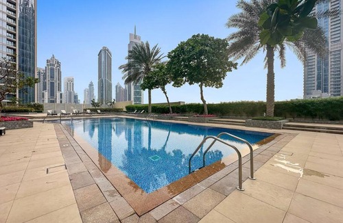 Downtown Dubai Apartment | FIRST CLASS 1BR Modern Downtown Oasis