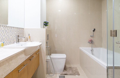 Downtown Dubai Apartment | FIRST CLASS 1BR with Burj Khalifa & Fountain View