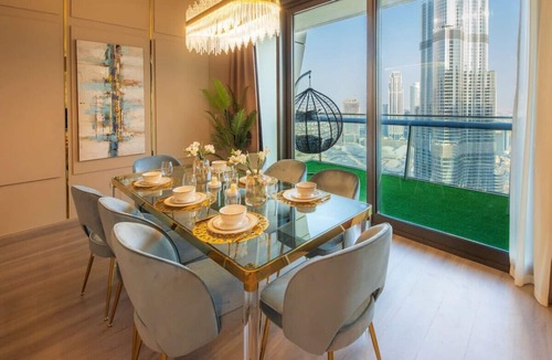 Downtown Dubai Apartment | FIRST CLASS | 3BR | Burj Khalifa & Fountain view