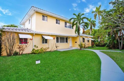 Downtown Hollywood House | First-Class 5BR Villa in Hollywood Lakes