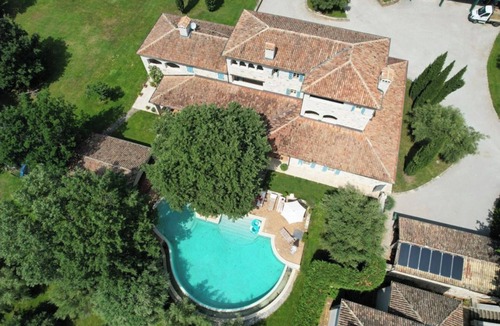 City Center House | First class luxury villa with big pool, 1000sqm living area, 30000 sqm garden