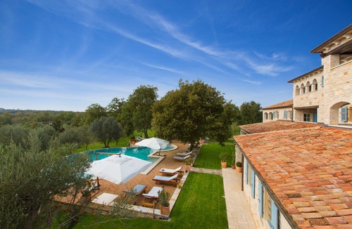City Center House | First class luxury villa with big pool, 1000sqm living area, 30000 sqm garden