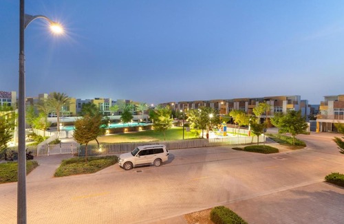 Dubai Apartment | FIRST CLASS VILLA Spacious for Family Getaways