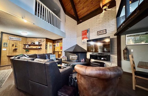 Incline Village Villa | First Fairway Condo · Walk to Golf and Lake · Incline Village