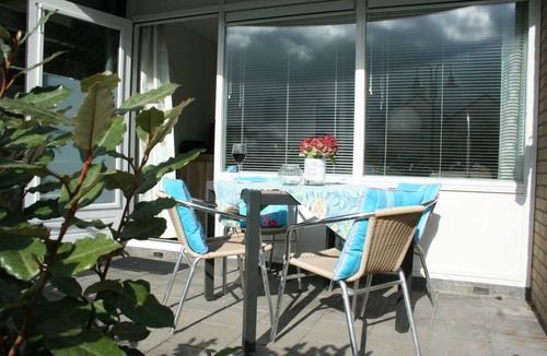 Callantsoog Apartment | First floor apartment with south-facing terrace approx. 200 m to the beach
