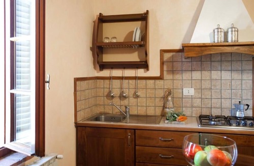 Terricciola Apartment | First floor apartment with 1 double bedroom
