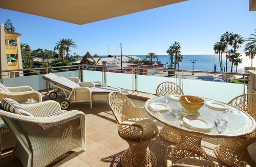 San Pedro de Alcantara Apartment | First floor Beach side property, San Pedro