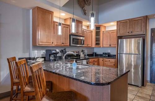 Wisconsin Dells House | First Floor Condo - Pet Friendly!