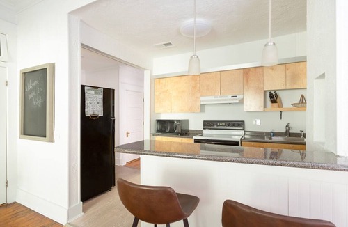 Historic District - North Apartment | First Floor Condo w/Large Living Area in Historic Dist. by Lucky Savannah