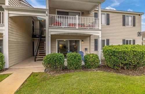 Demere Park Condo | First floor condo with access to heated pool!