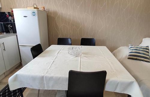 Belle Vue Apartment | First Floor Flat in Hyde Road Manchester
