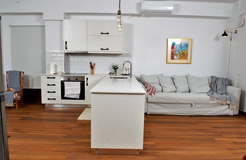 Tsoutsouros House | First floor house next to the sea with mountain and sea view