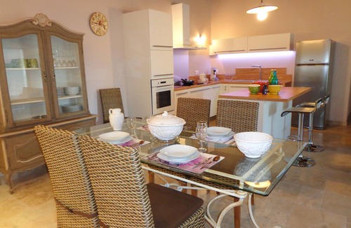 Plan-d'Orgon Apartment | First floor: l'Olivier 2 bedrooms - Air conditioning - Swimming pool at Domaine Les Rivales