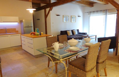 Plan-d'Orgon Apartment | First floor: l'Olivier 2 bedrooms - Air conditioning - Swimming pool at Domaine Les Rivales