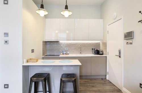 West Hampstead Apartment | First floor- studio 5 min walk to West Hampstead.