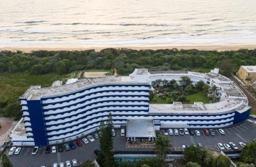 Umhlanga Hotel | First Group Breakers Resort - Official
