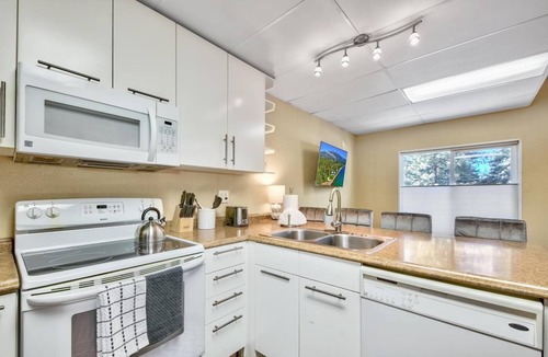 Zephyr Cove Apartment | First level studio suite close to everything bike, ski, swim Zephyr Cove!