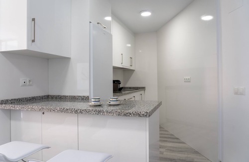 Benalmadena Costa Apartment | First line Beach, Pool, Puerto Marina.
