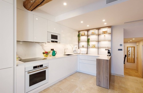 Antibes Old Town House | First-Row Sea View Retreat · Old Town Antibes · 2BR with Balcony