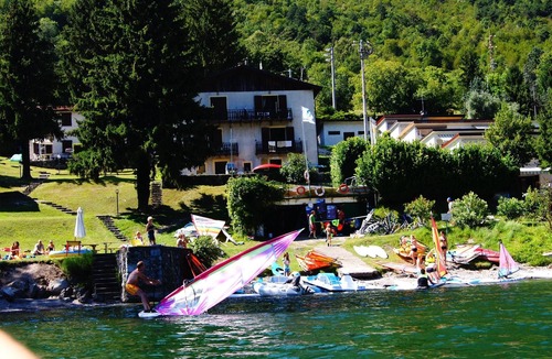 Idro Apartment | First row to the lake for 5 people