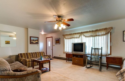 Devils Lake House | Fish Camp Lodging