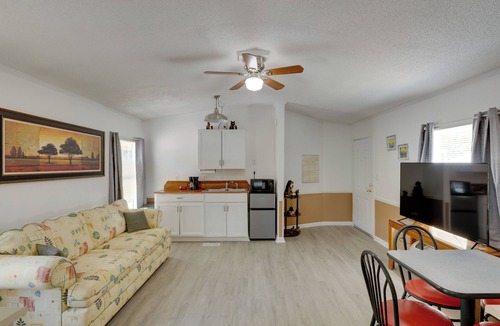 Langston Cottage | Fish & Explore: Wooded Lake Guntersville Retreat