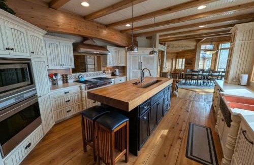Park Rapids House | Fish Hook River Log Home with Theater & Dock