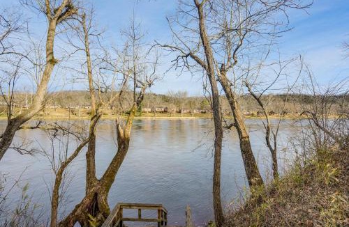 Lakeview House | Fish the White River! Sleek Family Home in Flippin