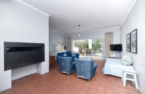 Waenhuiskrans House | Fisher's Rest in Arniston