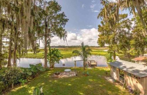Crystal River House | Fisherman Paradise Water Views and Kayaks