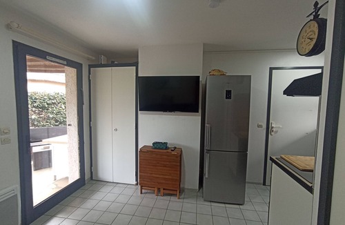 Le Barcares House | Fisherman's cottage air conditioning wifi large garden and pergola swimming pool sauna hammam