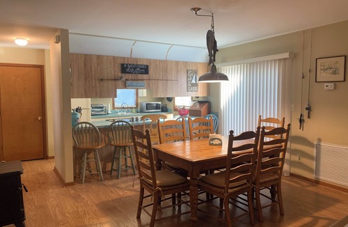 Lorida Cottage | Fisherman's Dream Lorida,Lake Istokpoga,Highlands,Lake Placid, Sebring Raceway!