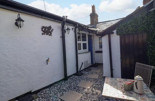 Prestatyn House | Fishermans Cottage