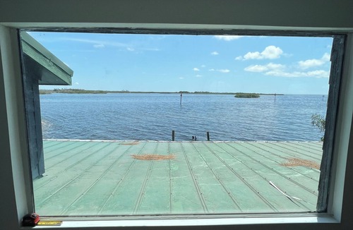 Spring Hill House | Fisherman’s Paradise With Dock, Amazing Views with Dolphins and Manatees!
