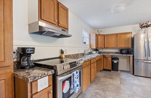 Barnett House | Fishermen, Side by side riders! 3bed 2bath with xtra Parking! Close to lake&loop