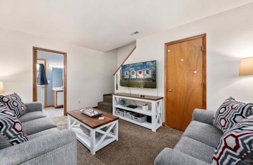 Deep Hole House | Fishhook Hideaway