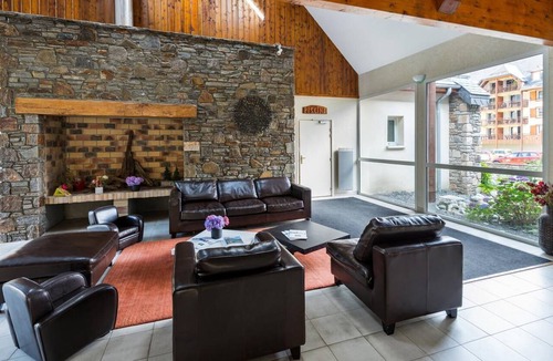 Saint-Mamet Apartment | Fitness, swimming pool, sauna, hammam, terrace, balcony, tv, ski locker, 50m², Luchon-Superbagnères