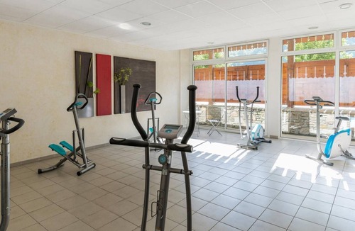 Saint-Mamet Apartment | Fitness, swimming pool, sauna, hammam, terrace, balcony, tv, ski locker, 60m², Luchon-Superbagnères
