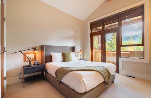 Whistler House | Fitzsimmons Walk 10 by Outpost Whistler