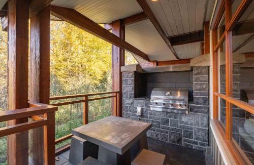 Whistler House | Fitzsimmons Walk 16 by Outpost Whistler