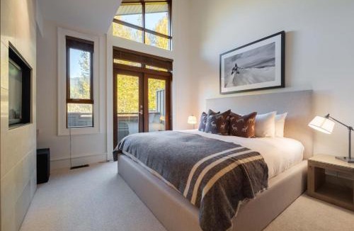 Whistler House | Fitzsimmons Walk 16 by Outpost Whistler