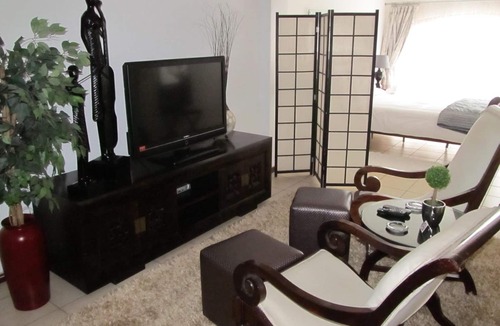 Woodmead Bed & Breakfast | Five A Morris