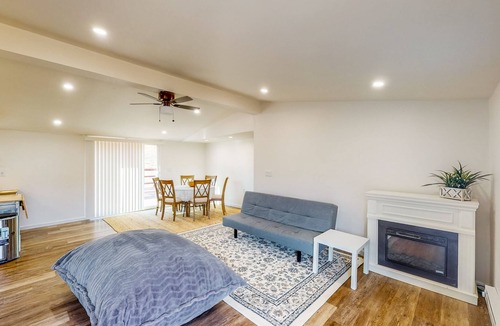 Keene House | Five-Acreage Retreat - Mountain Views & Fireplace