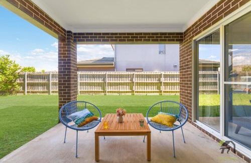 Schofields House | Five Bedrooms Near Schofields Station Direct Access to Sydney University & Parramatta