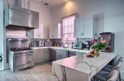 Faubourg Marigny Villa | Five BR - Sleeps 10! Steps from French Quarter