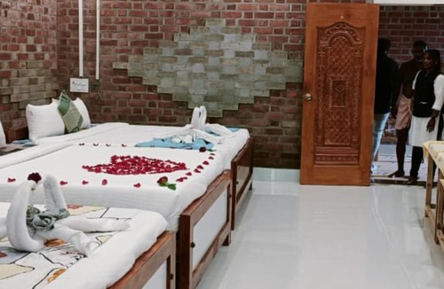 Courtallam Hotel | Five Falls RAMANA VILLA