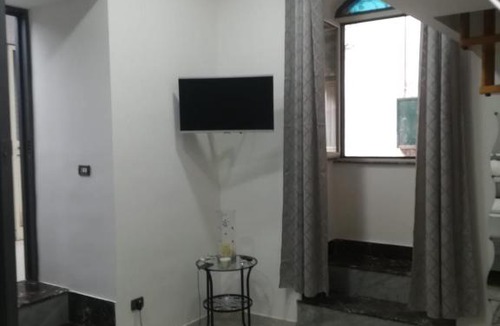 Naples City Centre House | Five house